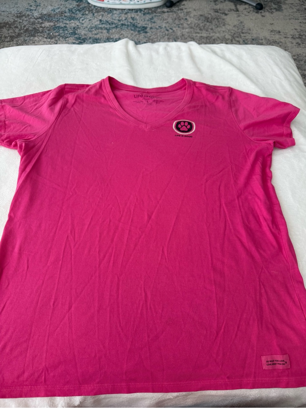 Life is Good Women’s Hot Pink T-shirt Dog Paws Size Large E06